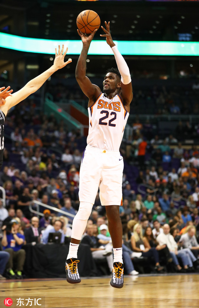 关于魔术强势马刺，艾顿送出助攻的信息