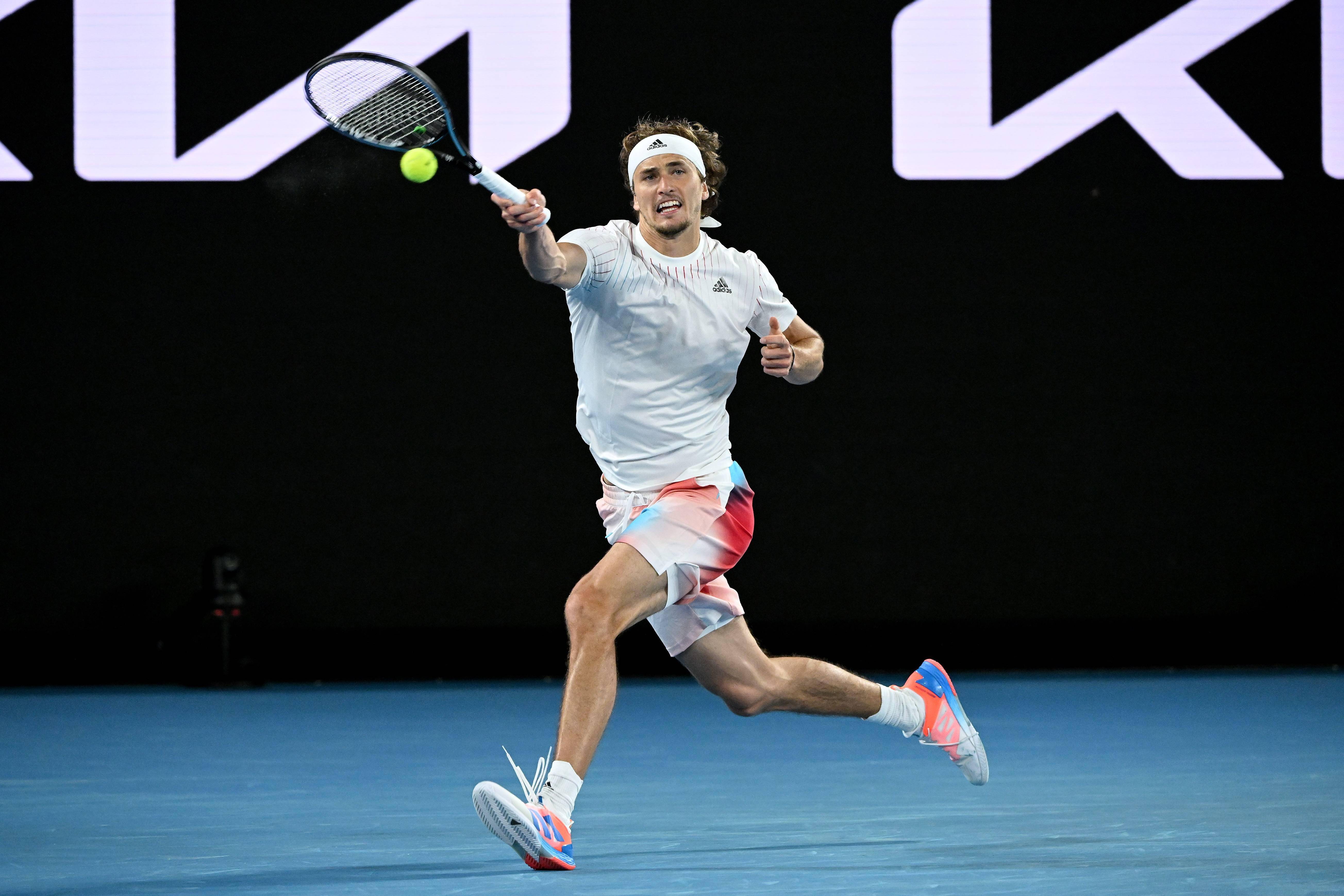 ac米兰体育官网-包含欧洲网球队完胜澳大利亚网球队，兹维列夫完成帽子戏法的词条