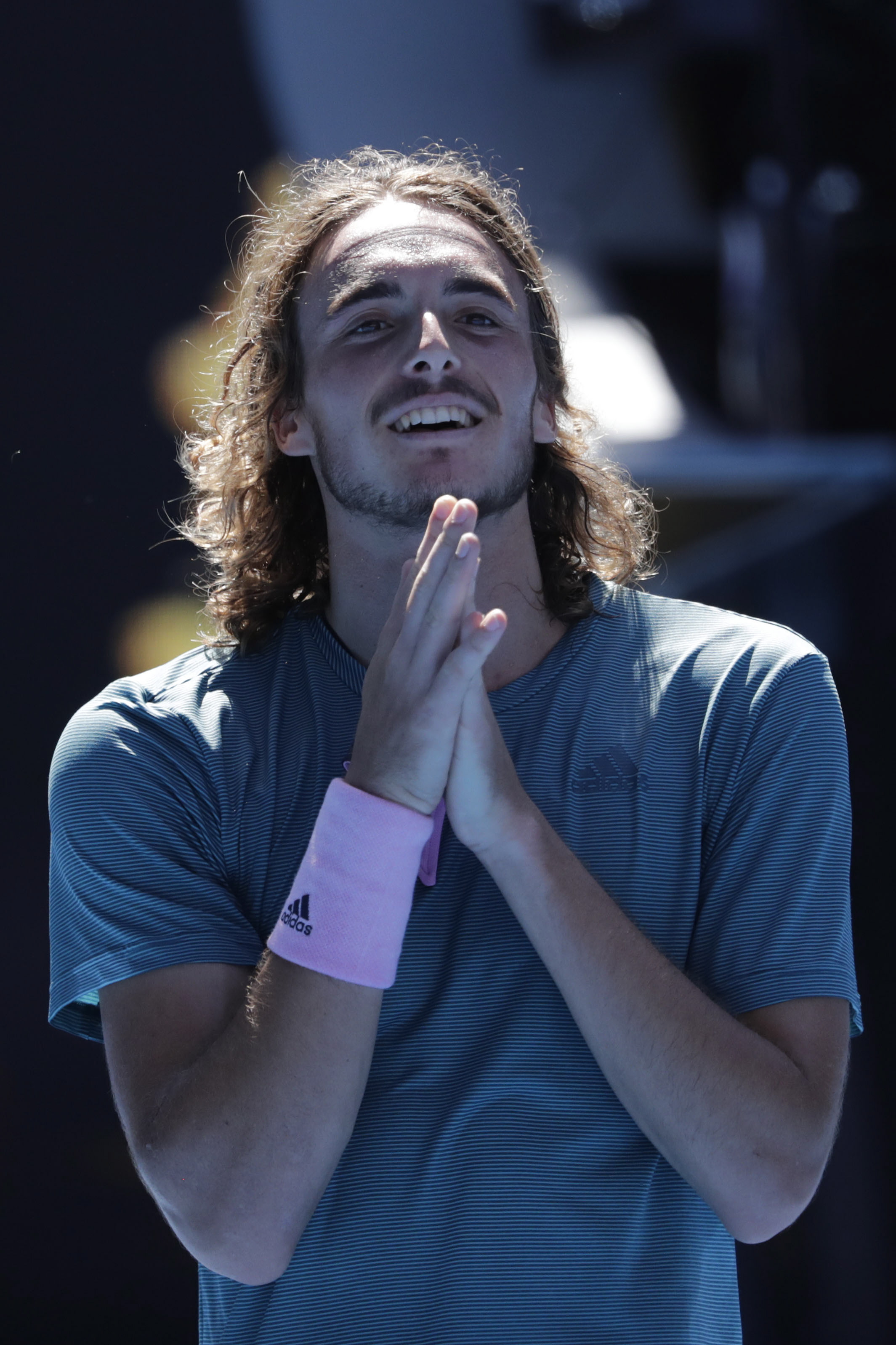 米兰体育官网-世界网球队横扫澳大利亚网球队，西西帕斯送出助攻的简单介绍