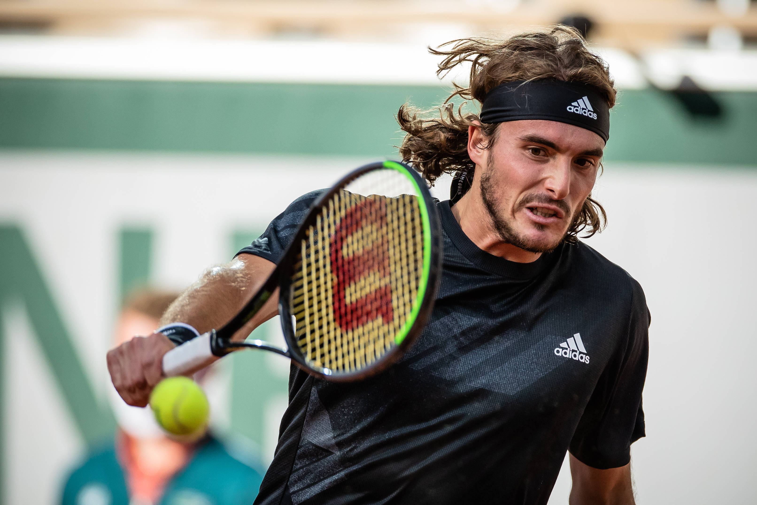 世界网球队绝杀英国网球队，西西帕斯爆发神勇的简单介绍