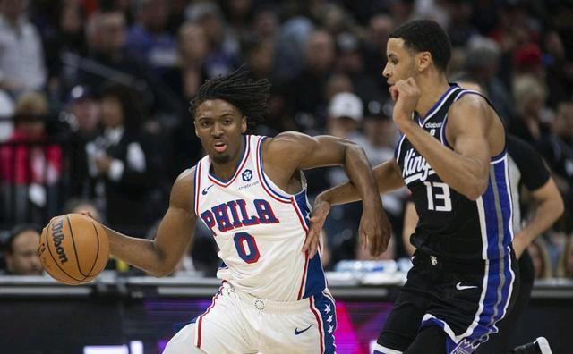 包含国王球员扬名赛场，展现默契配合精神的词条