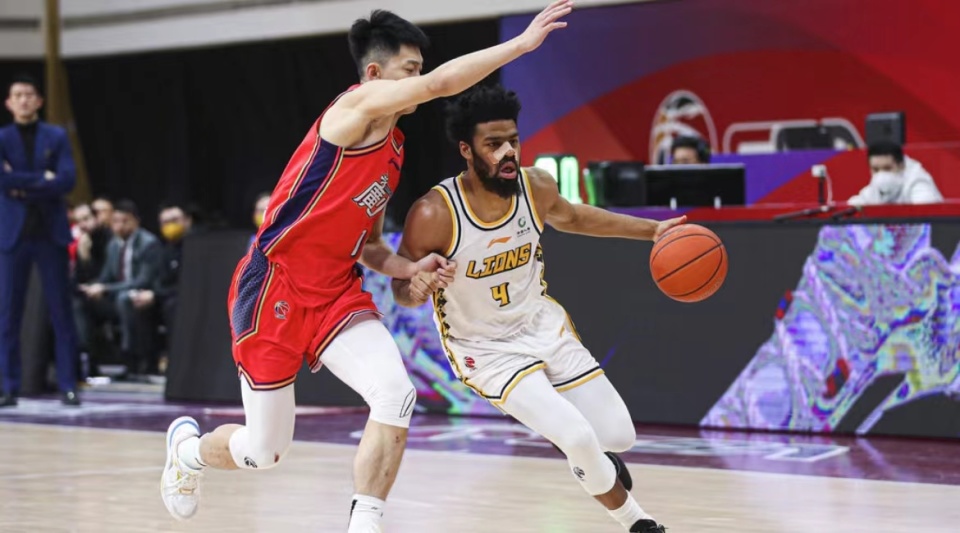 吉林队完胜广州队，库里状态火热的简单介绍