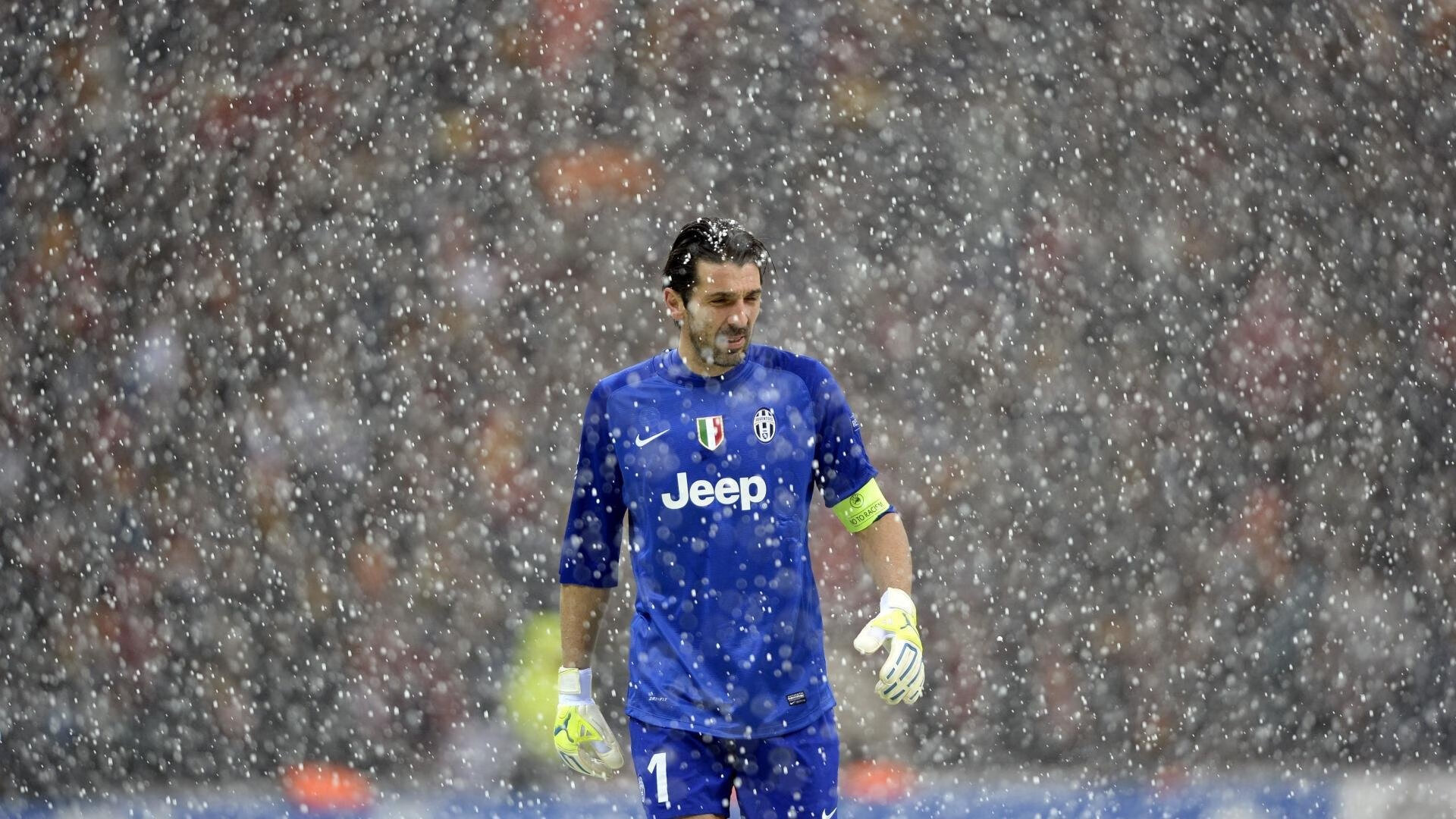 皮克攻防转换核心，巴黎终结佛罗伦萨—现代足球战术的完美诠释