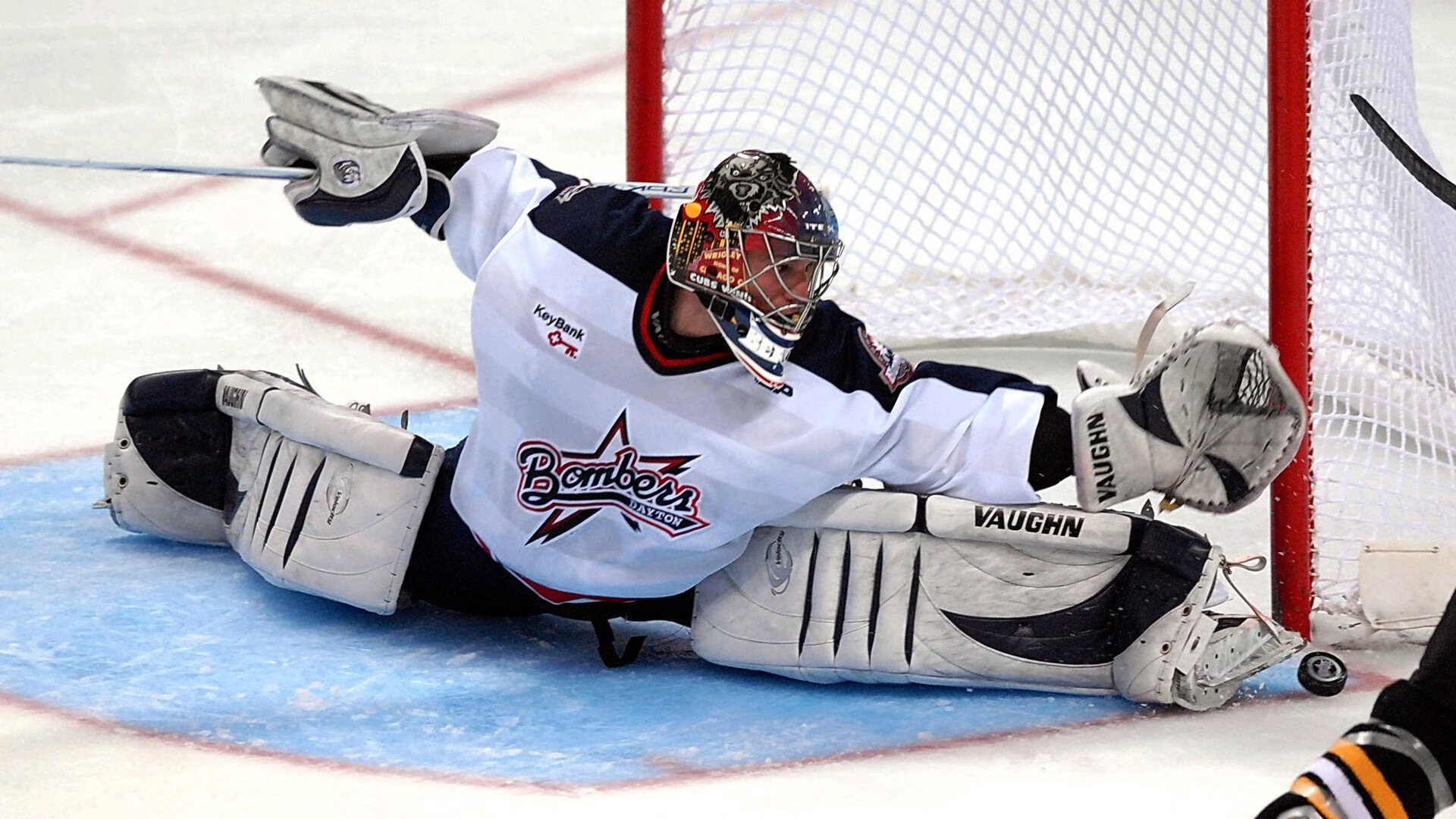 米兰真人-红土之王的加冕礼，西西帕斯法网完胜澳网，点燃巴黎不灭的激情